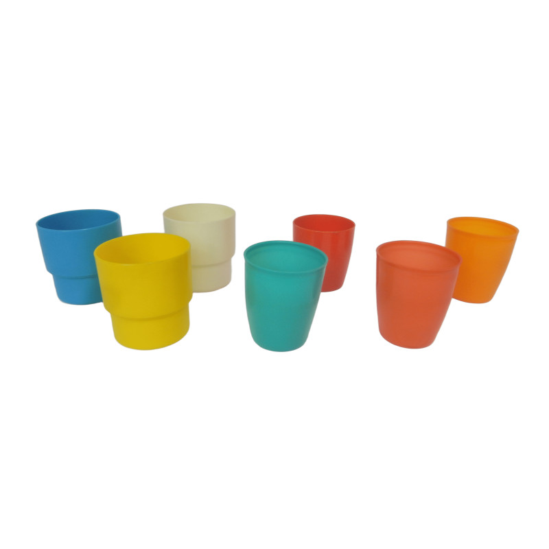 LOT 7 GOBELETS PIQUE NIQUE VINTAGE PLASTIQUE REUTILISABLE