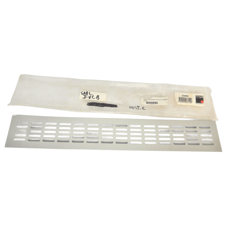 GRILLE DE PLINTHE 50 X 8 CM ALUMINIUM E8000