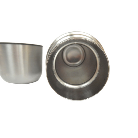 LOT 1 THERMOS 1L LEIFHEIT VINTAGE ET 1 THERMOS 1/2L INOX