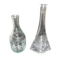 LOT 2 CARAFES EN VERRE...