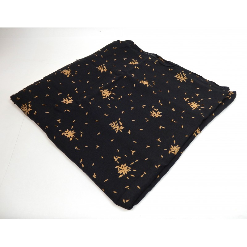 COUPON TISSU NOIR AVEC MOTIFS FEUILLES 1,30M x 1,50M