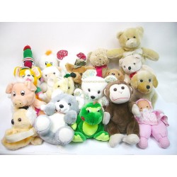 LOT 19 JOUETS PELUCHES TAILLES ET MODELES ASSORTIS