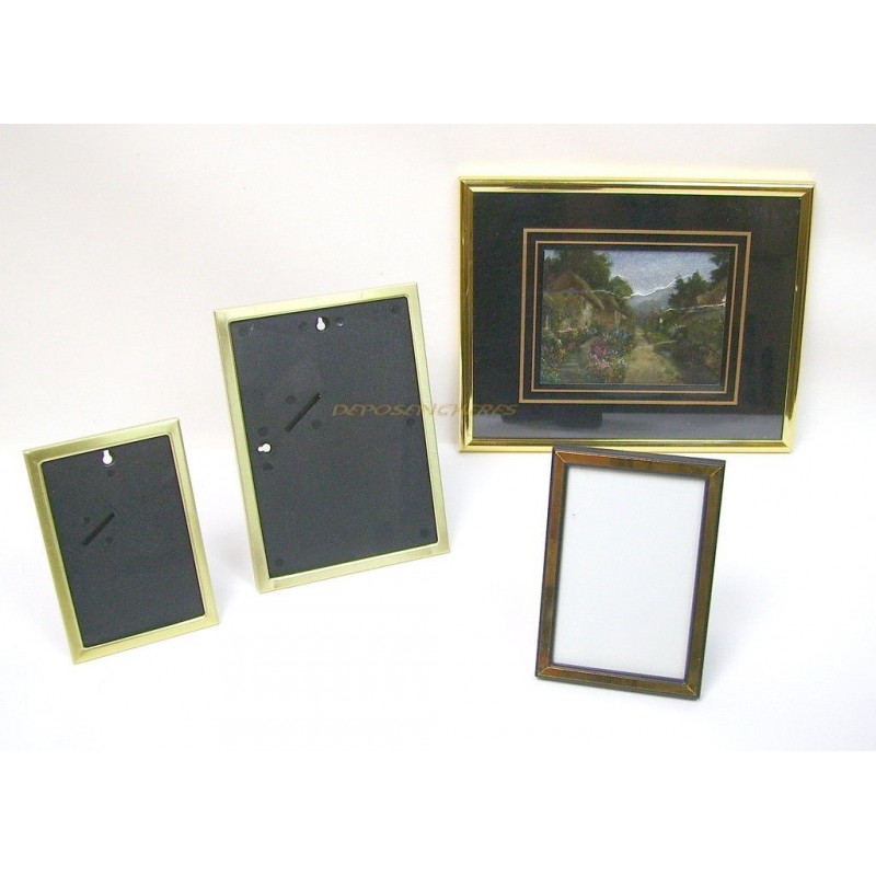 LOT 4 CADRES TAILLES ET MODELES ASSORTIS LOT 4 CADRES TAILLES ET MODELES ASSORTIS