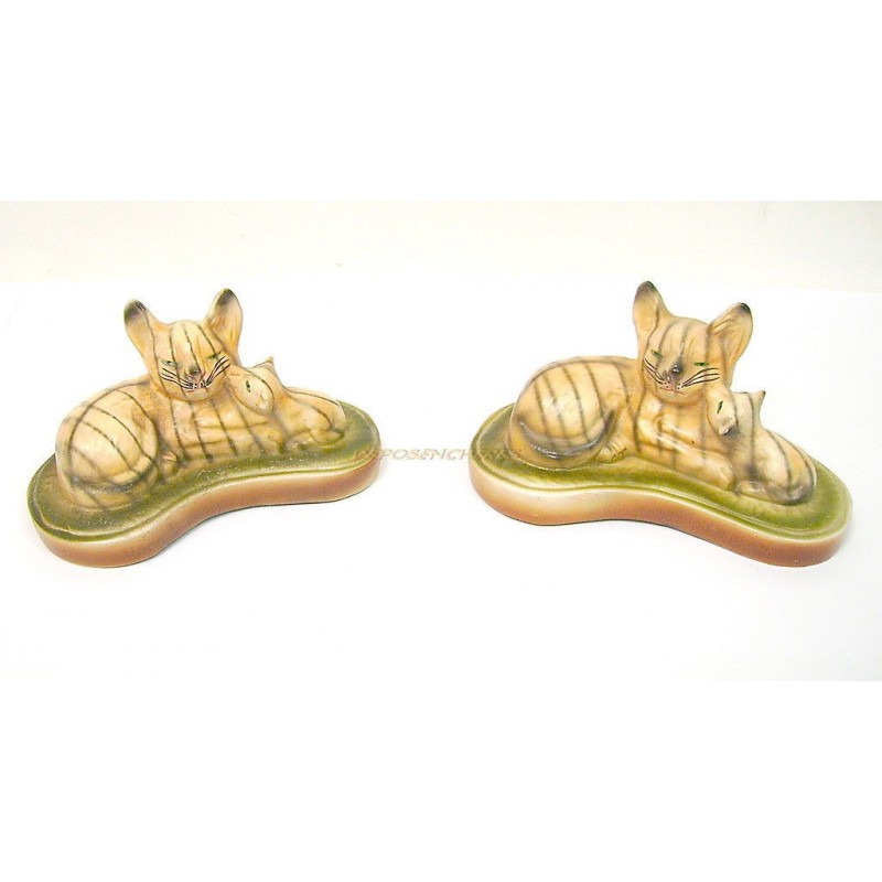 LOT DE 2 FIGURINES CHAT AVEC CHATON EN CERAMIQUE