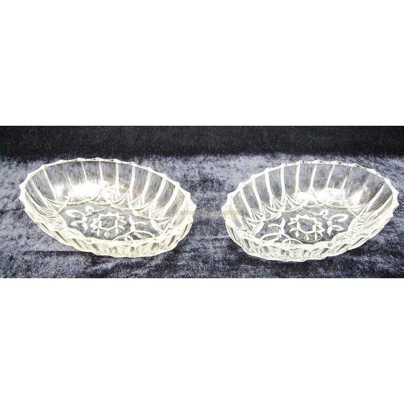 LOT DE 2 PETITS PLATS A SERVIR OVALES EN VERRE 19CM