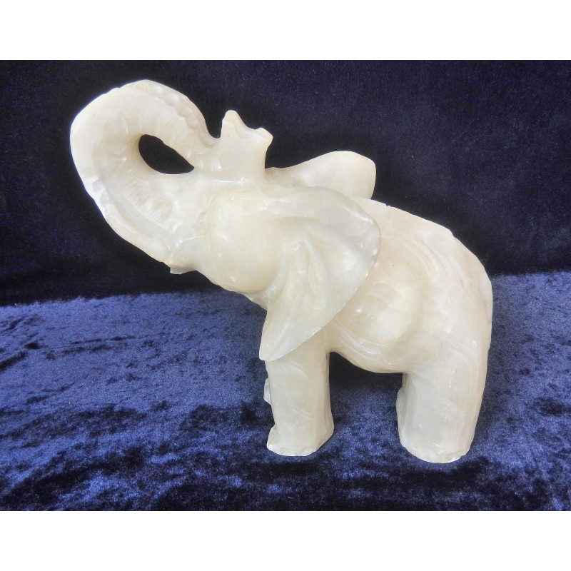 STATUETTE ELEPHANT EN ALBÂTRE HAUTEUR 21CM