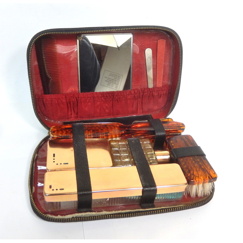 ANCIENNE TROUSSE DE TOILETTE AVEC TOUS SES ACCESSOIRES