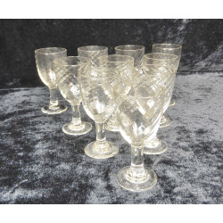 LOT 10 VERRES A LIQUEUR SUR...