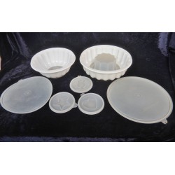LOT 2 MOULES A CHARLOTTE TUPPERWARE VINTAGE