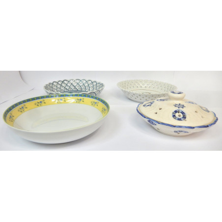 LOT 4 COUPELLES ASSORTIES EN CERAMIQUE ET PORCELAINE