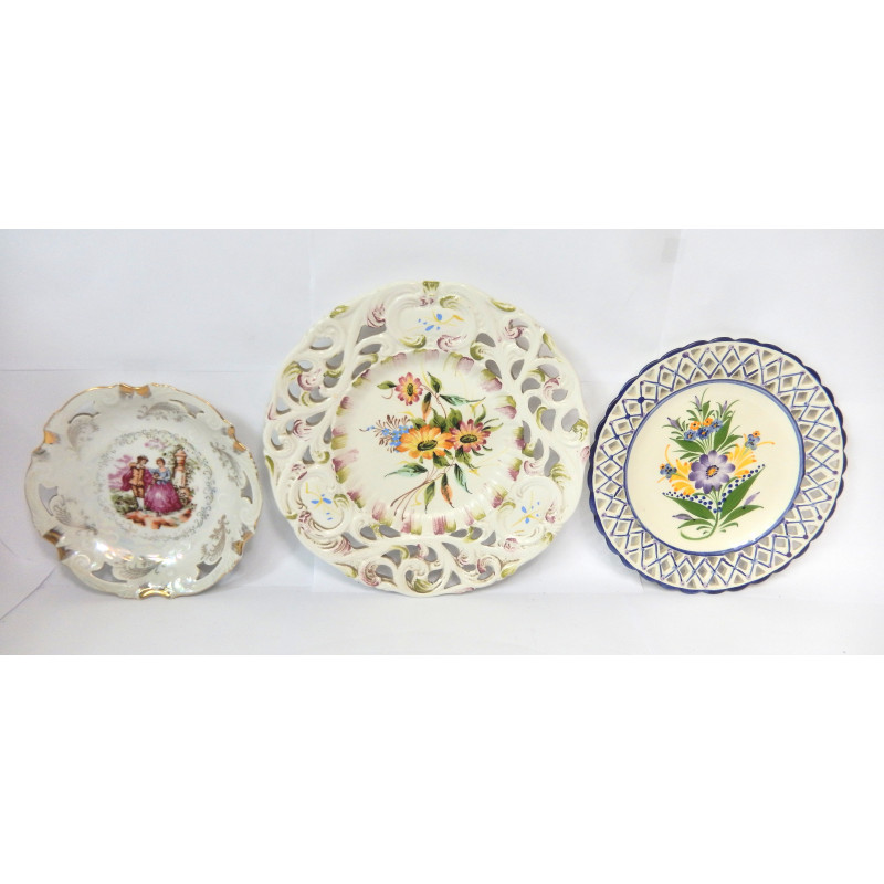 LOT 3 ASSIETTES DE DECORATION ANCIENNES