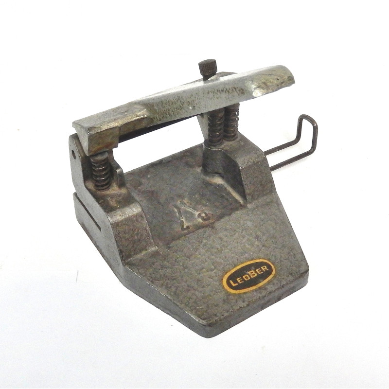 ANCIENNE PERFORATRICE LEOBER