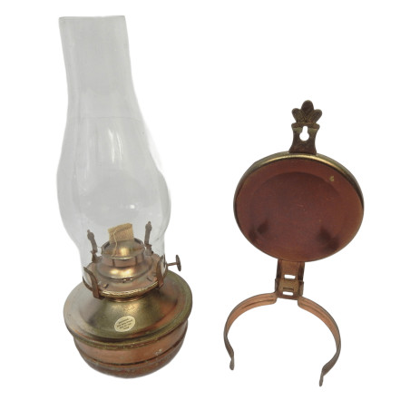 LAMPE A PETROLE CUIVRE AVEC FIXATION MURALE