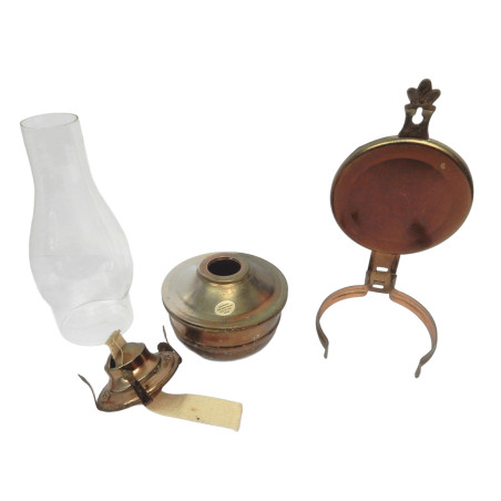 LAMPE A PETROLE CUIVRE AVEC FIXATION MURALE