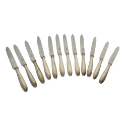 12 COUTEAUX METAL ARGENTE...
