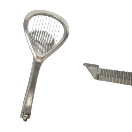 LOT WESTMARK DECOUPE OEUFS DURS ET COUTEAU A LAME ONDULEE