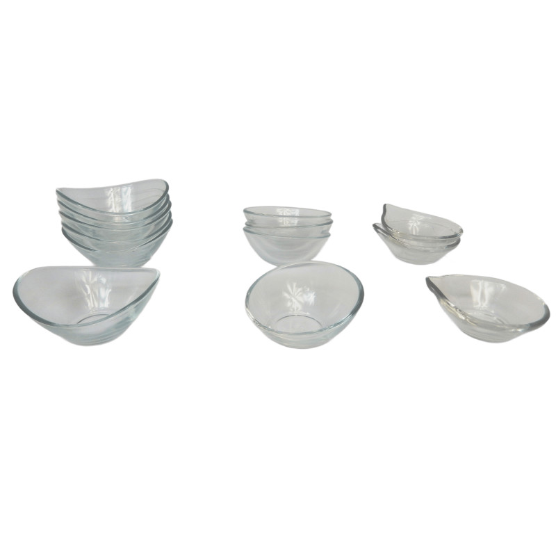 LOT 13 RAMEQUINS COUPELLES EN VERRE ASSORTIS